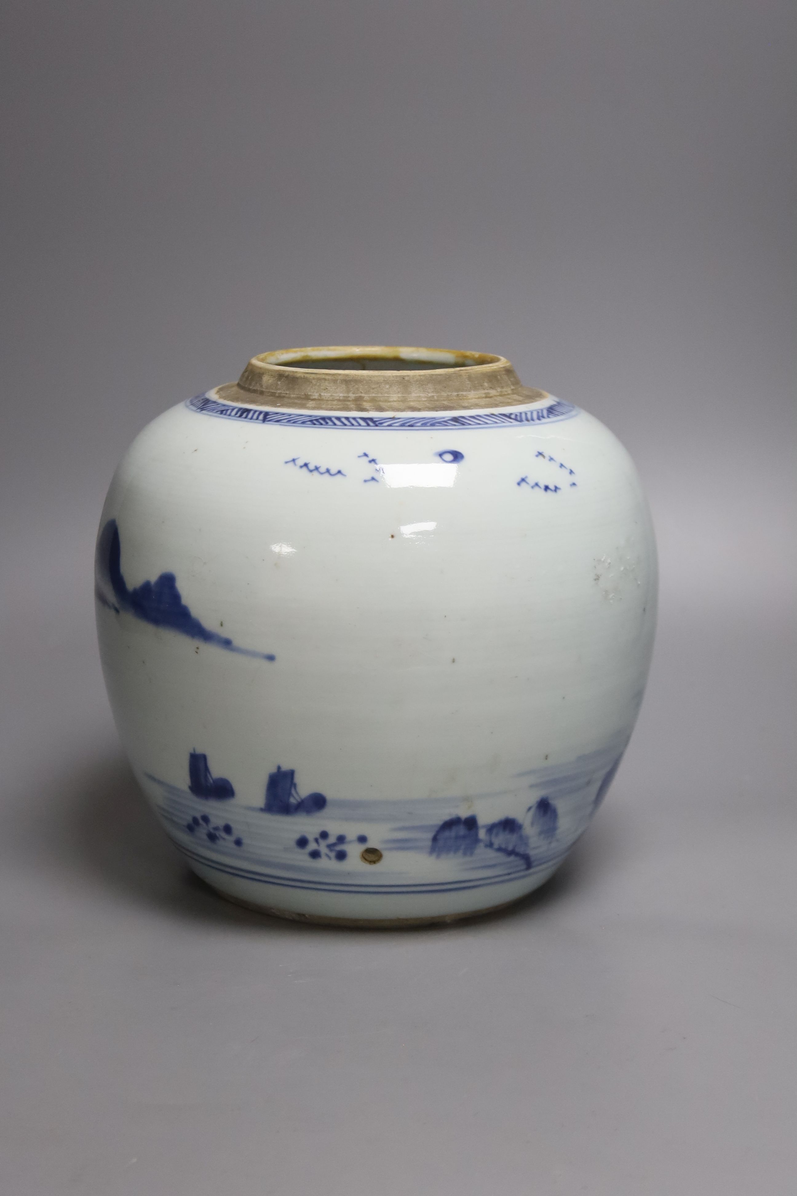 A 17th / 18th century Chinese blue and white jar, height 22cm